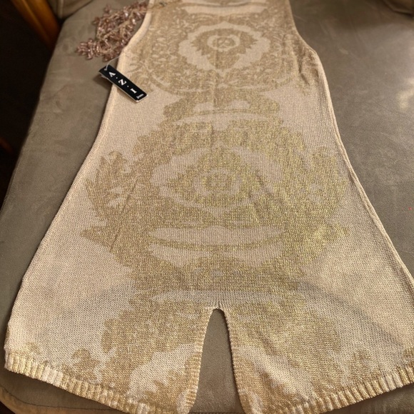 AZI Tunic top - Picture 7 of 12